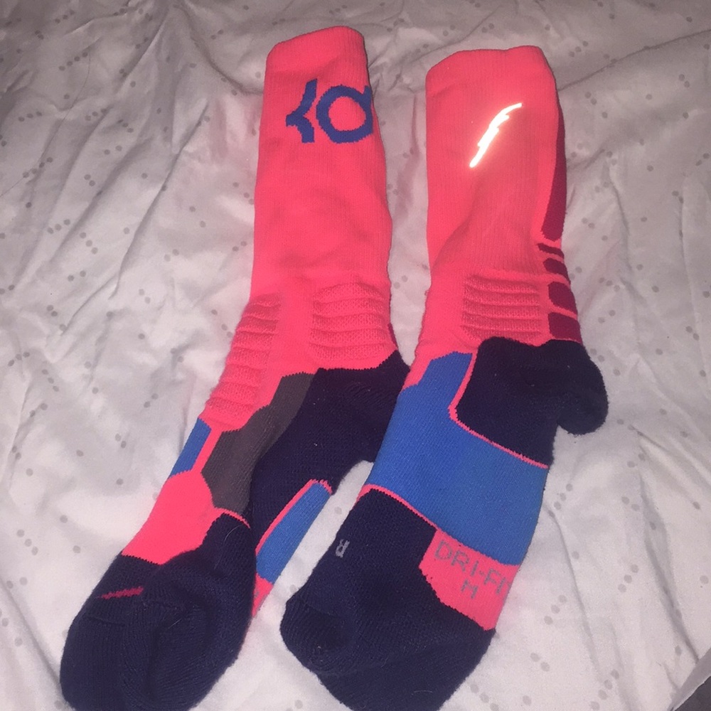 Lebron Nike elites
